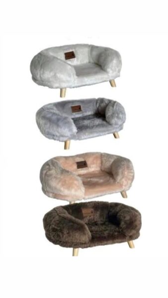 מיטת פרווה יוקרתית לכלב או לחתול עם רגלי עץ